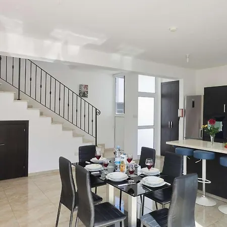 Villa Pearl 17 *