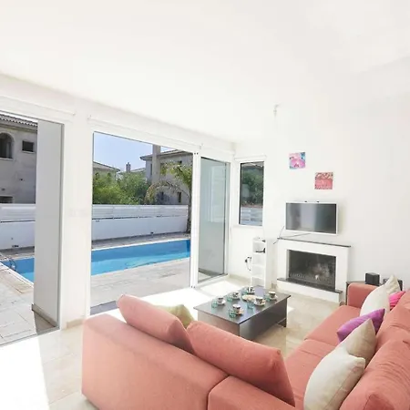 Pearl 17 * Protaras
