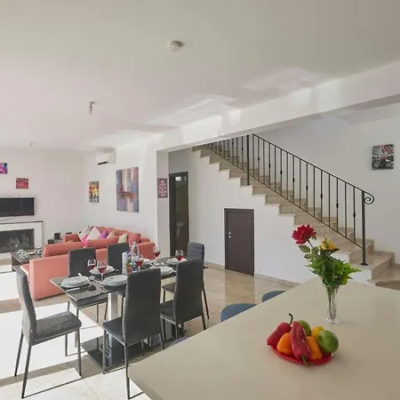 Pearl 17 * Protaras